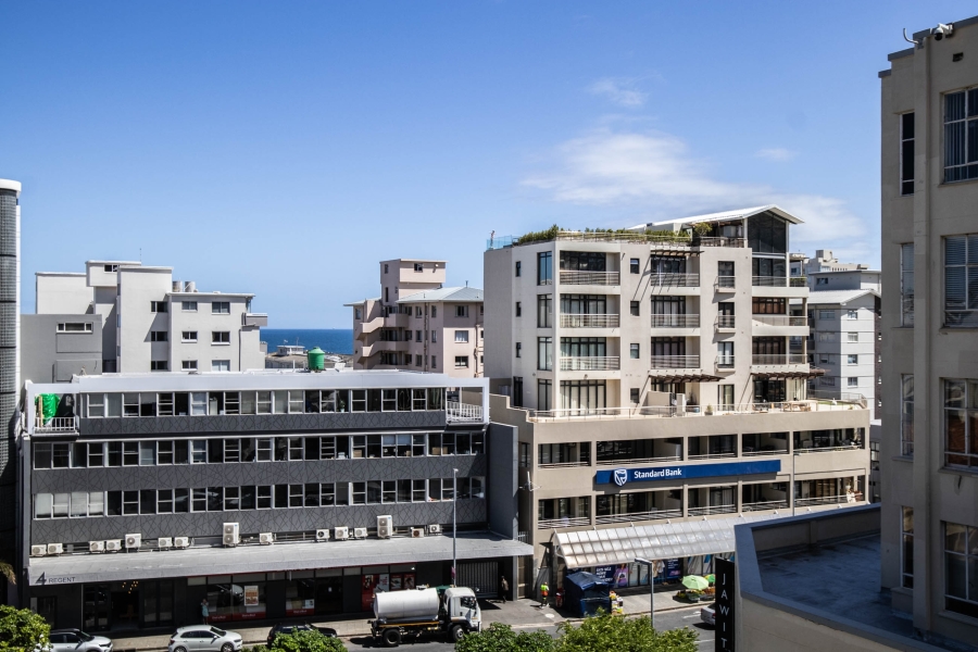 To Let 1 Bedroom Property for Rent in Sea Point Western Cape